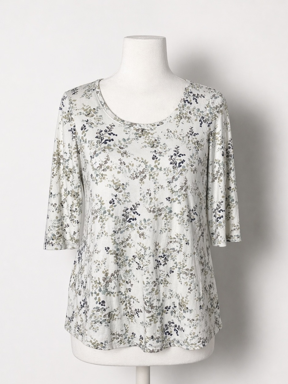 J. Jill White Scoop Neck Floral Print Short Sleeve Top. 
A12